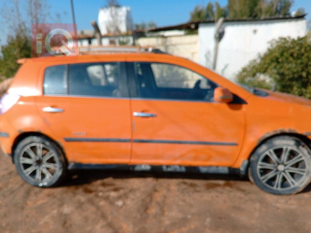 جيلي MK كروس